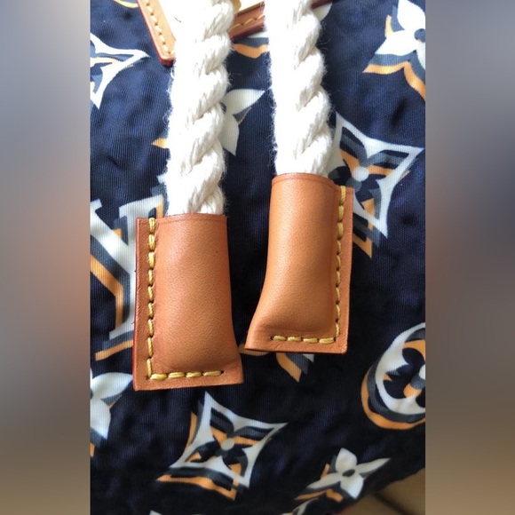 Louis Vuitton Cruise Bulles bug - Picture 9 of 10